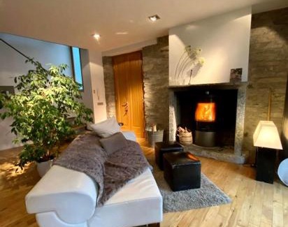 Pognana Lario Villa | Romantic & Private Lake Como village house