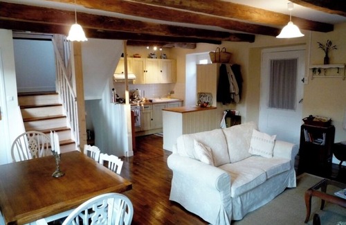 Guemene-sur-Scorff Cottage | Romantique, Cottage rénové dans un village médiéval pour 6 - jardin clos privé