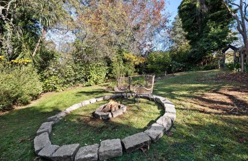 Mount Dandenong Maison | Romantic Retreat with Spa and Private Gardens