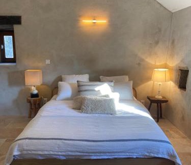 Mons Appartement | Romantic Retreat with pool Mons la Trivalle