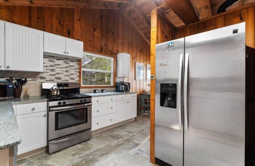 Port Sanilac Maison | Romantic Shores Hideaway - Beachfront Getaway!