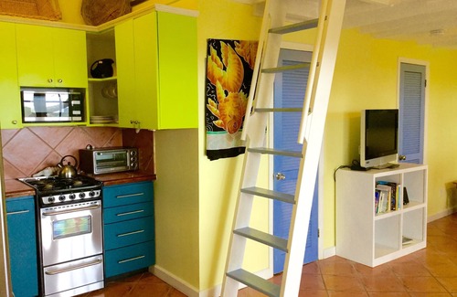 Bordeaux Mountain Cottage | Romantique St John Hillside Villa w / a View !! - Plein A / C et W / D