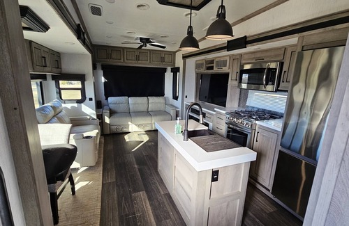 Alvord Maison | Romantic Stay in Beautiful New RV on 30 Acres