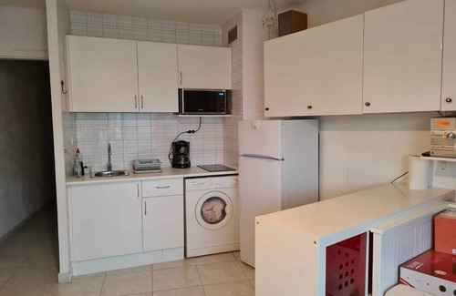 Santa Margarida Appartement | STUDIO ROMANTIQUE avec grande terrasse devant piscine et canal, parking vélo