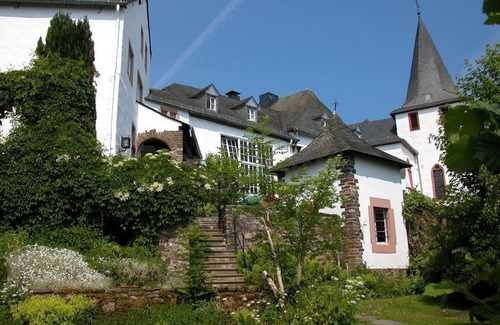 Kronenburg Maison | Romantic Suite Superior - Burghaus and Villa Kronenburg