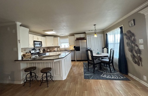 Bayou Vista Maison | Romantic Sunsets On The Canal!
