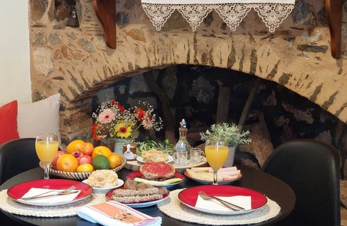 Sfaka Maison | Romantic Traditional Stone house at Crete