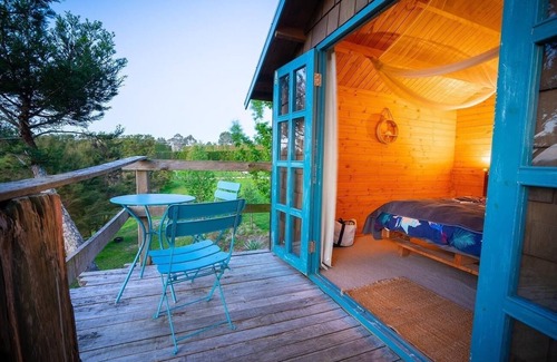 Aongatete Cabine | Romantic Tranquil Tui Treehouse