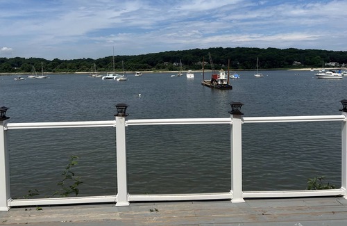 Northport Appartement | Romantic Waterfront Studio— 5 min from the Village Waterfront!!