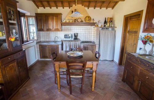 Guardistallo Cottage | Maison romantique et bien équipée pour se détendre!
