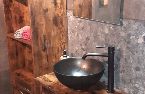 Verlaine Lit Et Petit-Déjeuner | Chambre d'hôtes Wellness romantique avec sauna, bain à remous et jacuzzi !