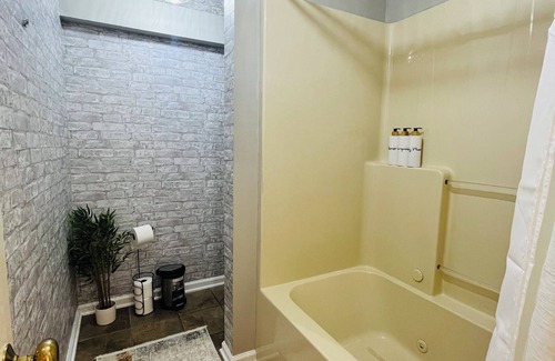 Tupelo Copropriété | ~RomanticRoomForCouple~Gated Condo'NHeartOfTupelo3guests