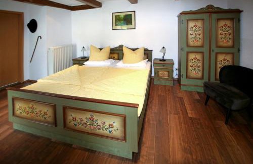 Neuendorf Maison | Romantik Landhaus & Pension Klaps Liebling