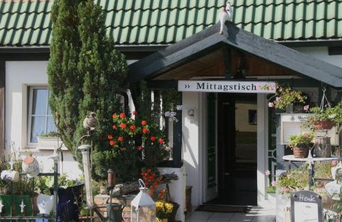 Neuendorf Maison | Romantik Landhaus & Pension Klaps Liebling