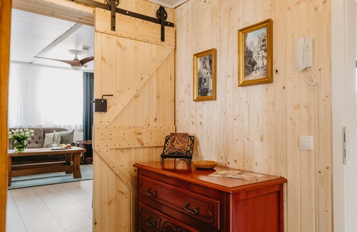 Edenkoben Appartement | Romantische Ferienwohnung mit Whirlpool an der Südliche Weinstraße