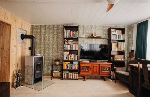 Edenkoben Appartement | Romantische Ferienwohnung mit Whirlpool an der Südliche Weinstraße