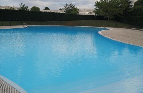 Pouilly Appartement | Romantisme et glamour avec spa ,jardin proche zénith