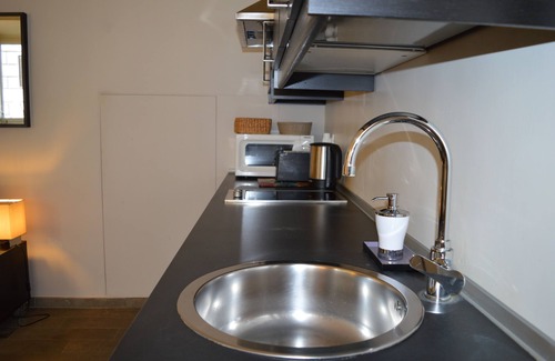 Rione V Ponte Appartement | Rome: Tres Central, Moderne, Entierement Renovee