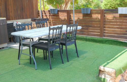 Neve Zohar Appartement | Romi's suite by LOREN VILLAGE