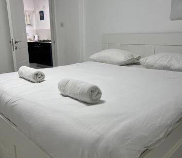 Neve Zohar Appartement | Romi's suite by LOREN VILLAGE