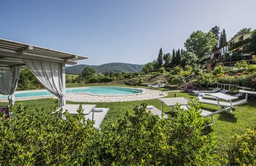Terranuova Bracciolini Villa | Ferme viticole de Romignano. Votre villa en TOSCANE.
