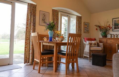 Hethel Maison | Romulus