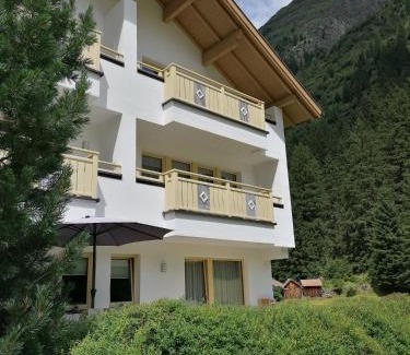 Sankt Leonhard im Pitztal Appartement | Ronalds Appartements