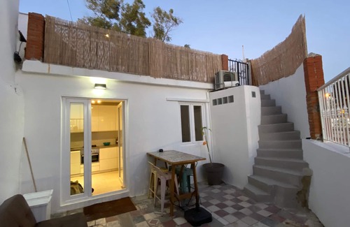 Malaga-Este Maison | Ronnies Beach House, belle maison de 2 chambres avec un grand toit avec une vue magnifique sur la mer