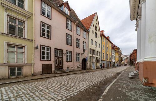 Old Town Appartement | Roofs of the Old Tallinn Guest House