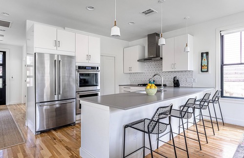 Foster Heights Maison | Rooftop Deck 5 Mins to Downtown