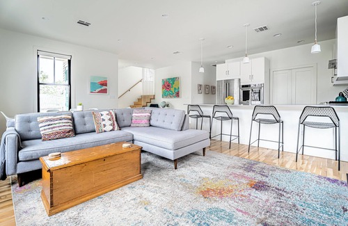 Foster Heights Maison | Rooftop Deck 5 Mins to Downtown
