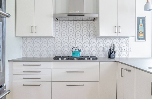 Foster Heights Maison | Rooftop Deck 5 Mins to Downtown