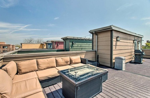 San Rafael Maison | Rooftop Deck and City Views Denver Abode!