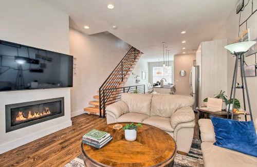 San Rafael Maison | Rooftop Deck and City Views Denver Abode!