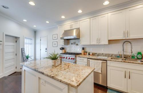 Canton Maison | Rooftop Patio with View Baltimore Retreat