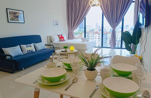 George Town Appartement | Rooftop Pool, 8 Pax, 2 Bedrooms, 2 Bathrooms, 2 Car Parks by Star Home