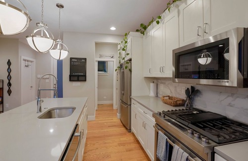 Sloan Lake Maison | Rooftop + pool table + hot tub near Broncos Stadium!
