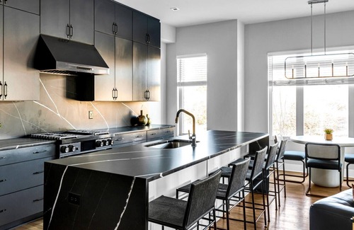 Haynes Area Maison | Rooftop w/ Skyline Views-15 Min to Broadway-Luxury