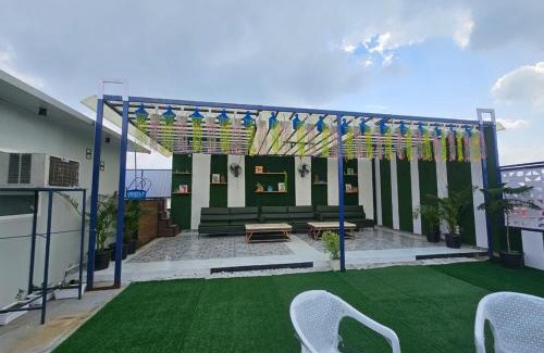 Faridabad Appartement | Rooftop With Pool Party 3BHK Luxury Space