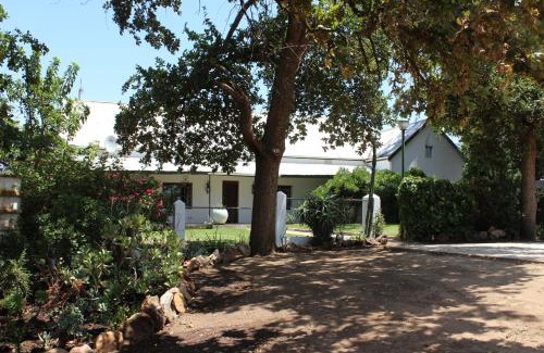 Prince Alfred Hamlet Maison | Rooikraal Farm Guesthouse and dam