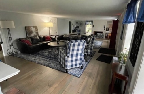Francestown Appartement | Room 04 - Queen room