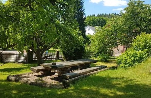 Merzalben Appartement | Room 1 (triple room) - Hostel Forsthaus