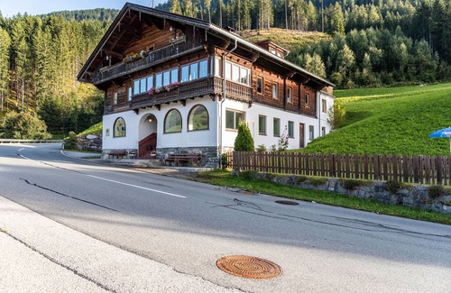 Hainzenberg Appartement | Chambre '16 En Suite' avec vue sur la montagne, terrasse commune et Wi-Fi