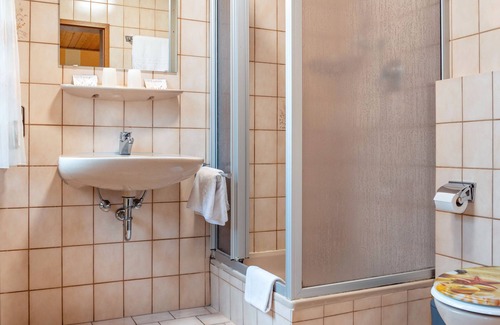 Lehrberg Appartement | Chambre 2 - Chambre double avec Wi-Fi