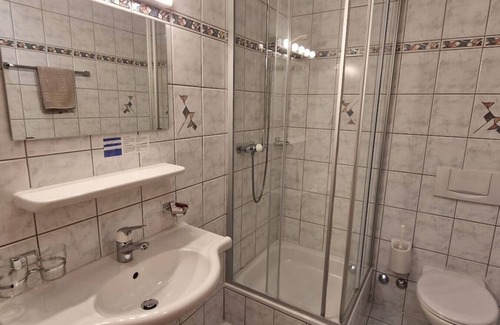 Naters Maison | Room 204 - Hotel Bellevue