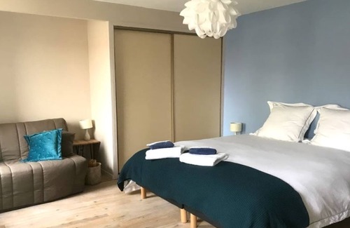 Argeliers Maison | Chambre 4 personnes « hirondelle » Accueil chaleureux et convivialité