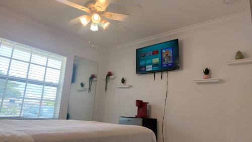 Westgate Maison | Room 5 minutes from PBI Airport