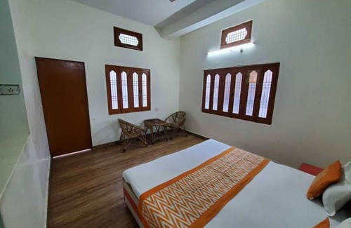 Varanasi Cabine | Room 5 - Near to River & Golden temple. Close to all visiting places is nearby