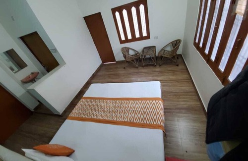 Varanasi Cabine | Room 5 - Near to River & Golden temple. Close to all visiting places is nearby