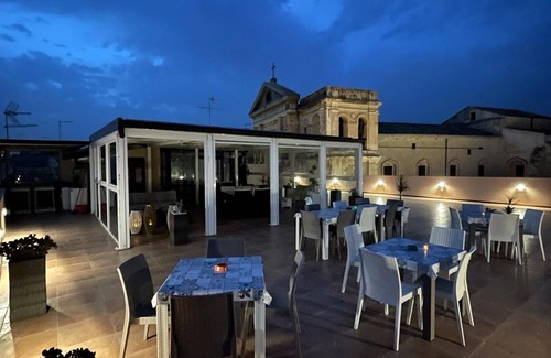Licata Appartement | Chambre 'Al Duomo - Camera King' avec Terrasse partagée, Wi-Fi et Climatisation